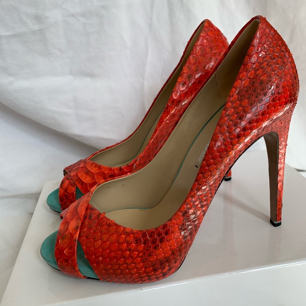Stunning Nicholas Kirkwood python heels Sz 40🔥🔥